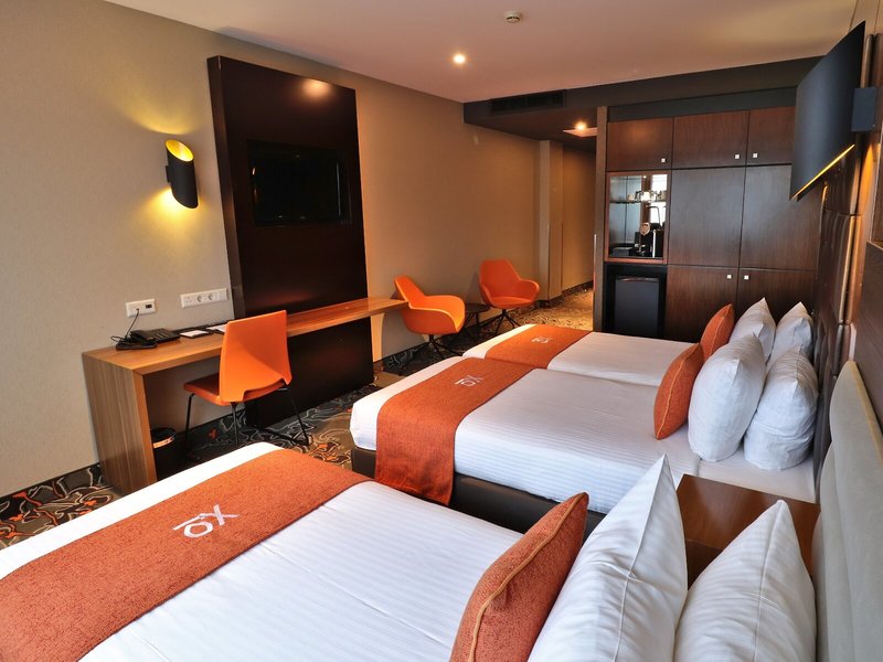 XO Hotels Park West 11 - Room Example