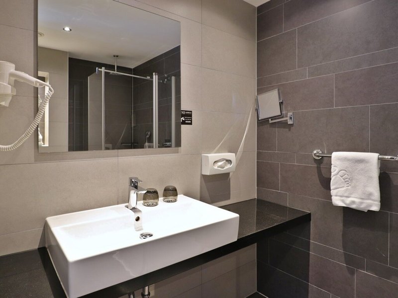 XO Hotels Park West 48 - Bathroom Example