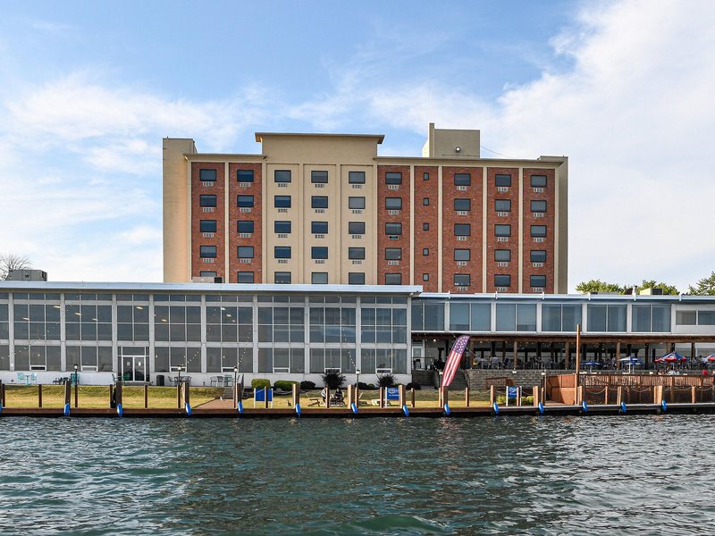 Four Points by Sheraton Niagara Falls