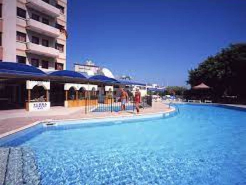 Flora Hotel Apartments 6