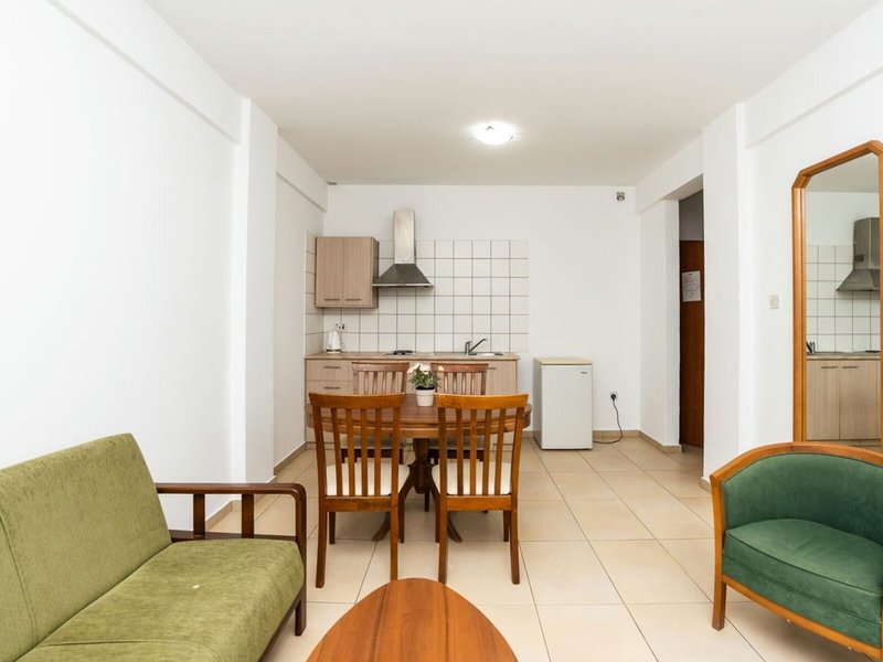 Flora Hotel Apartments 16