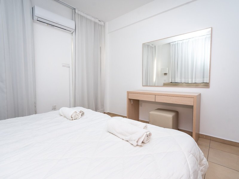 Flora Hotel Apartments 18