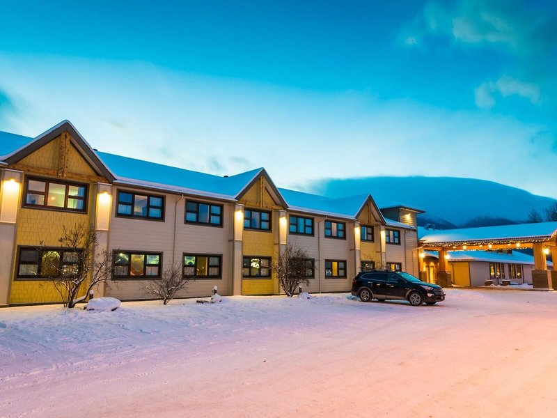 Prestige Hudson Bay Lodge 1