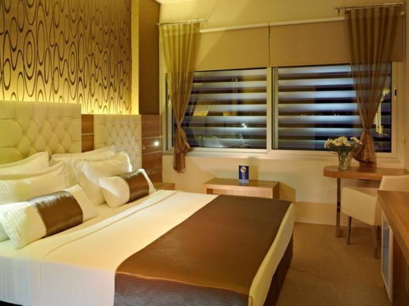 Orty Airport Hotel 9