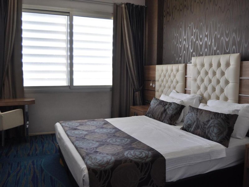 Orty Airport Hotel 11