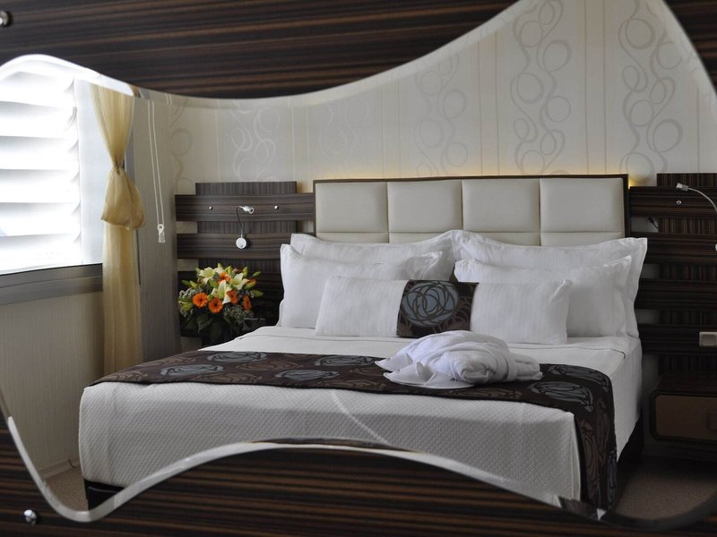 Orty Airport Hotel 18