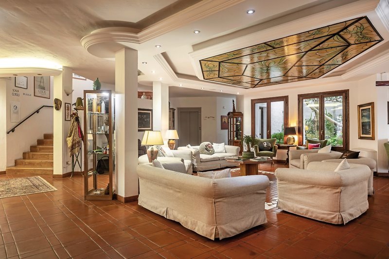 Stefania Boutique Hotel 12