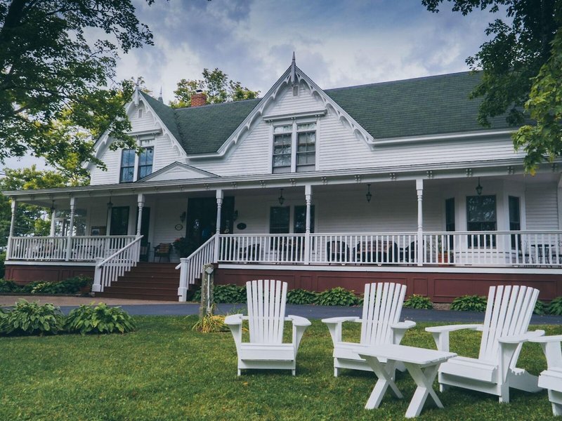 Gillespie House Inn 4