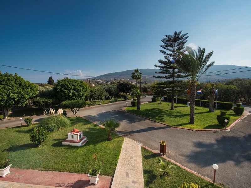 Sandy's Studios & Log-Villas 4