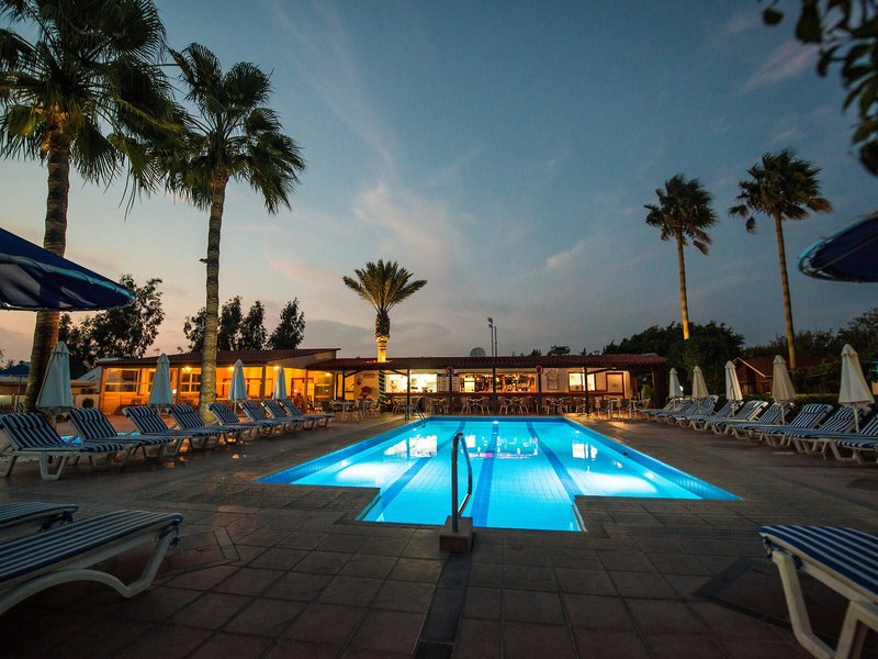 Sandy's Studios & Log-Villas 10