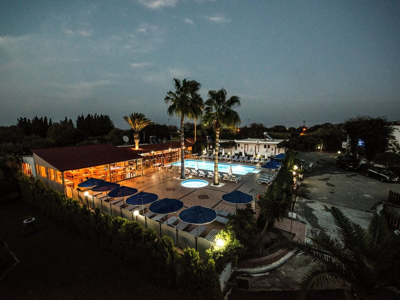 Sandy's Studios & Log-Villas 17