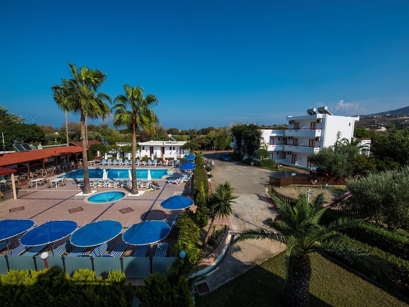 Sandy's Studios & Log-Villas 18