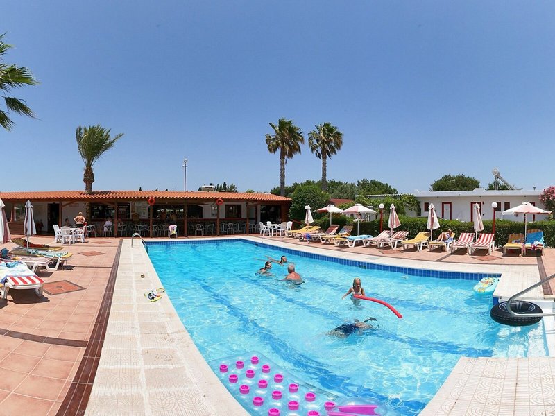 Sandy's Studios & Log-Villas 21