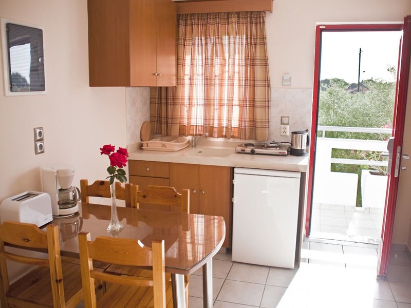 Sandy's Studios & Log-Villas 23