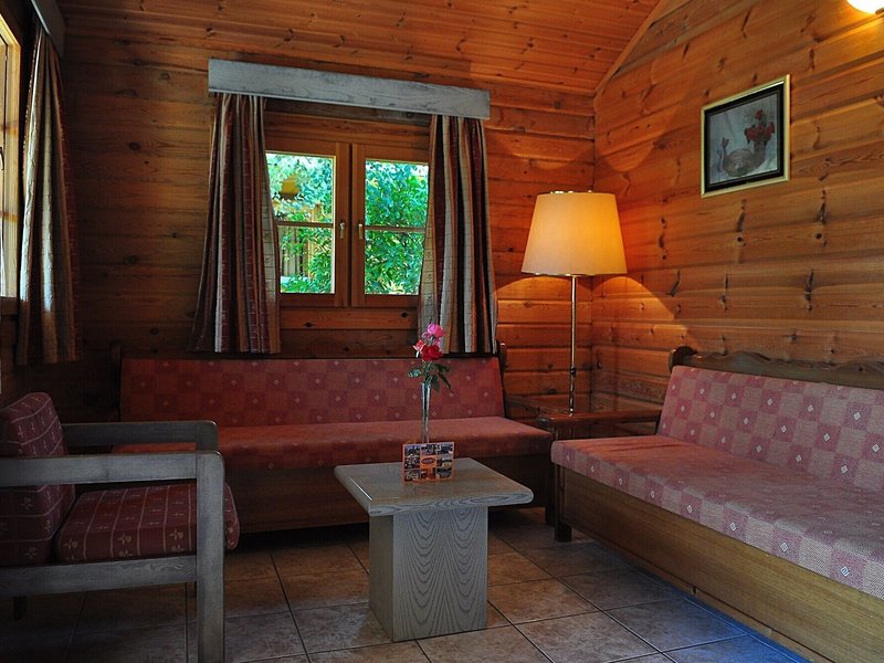 Sandy's Studios & Log-Villas 24