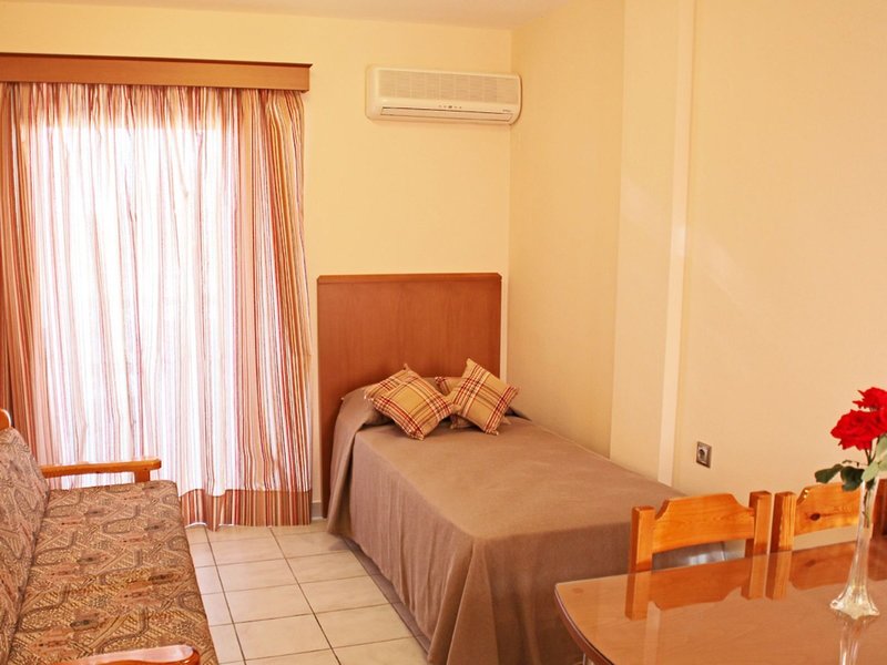 Sandy's Studios & Log-Villas 33