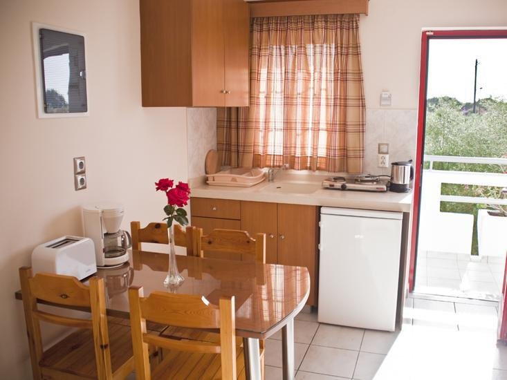 Sandy´s Studios & Log Villas 6