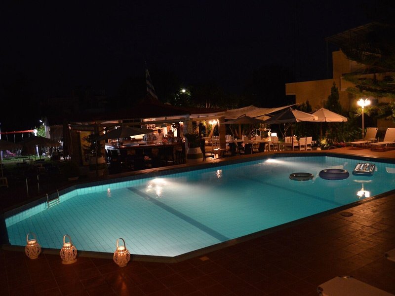 Nikos Apartments 11