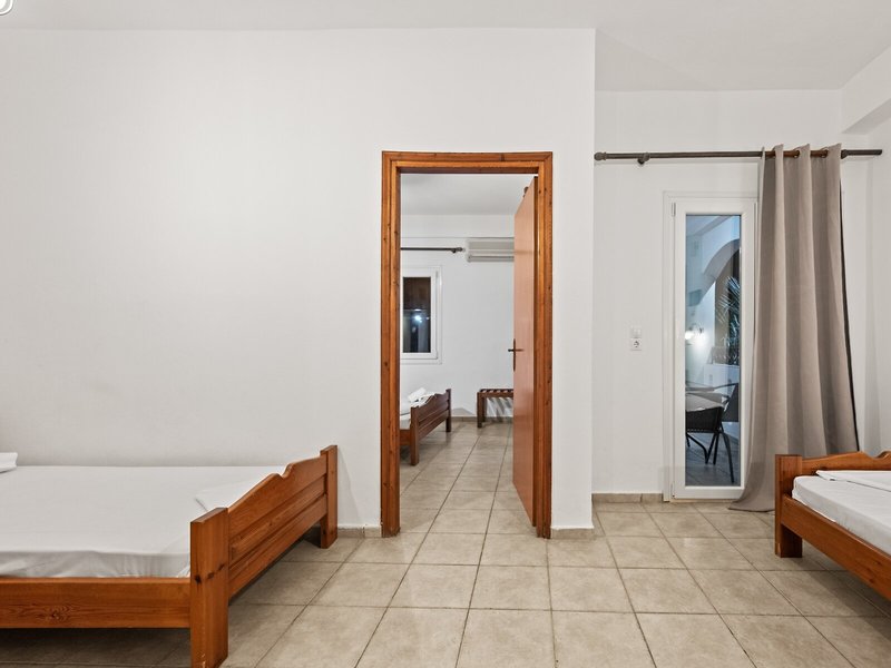 Nikos Apartments 37