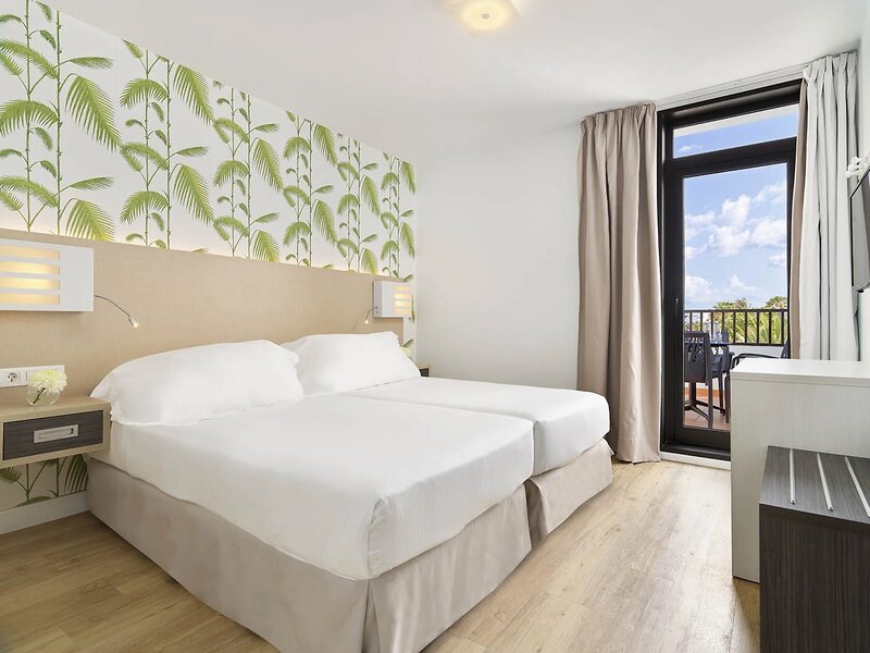 H10 Suites Lanzarote Gardens 32