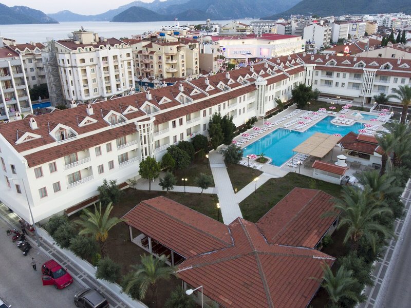 Midpoint Club & Suites 2