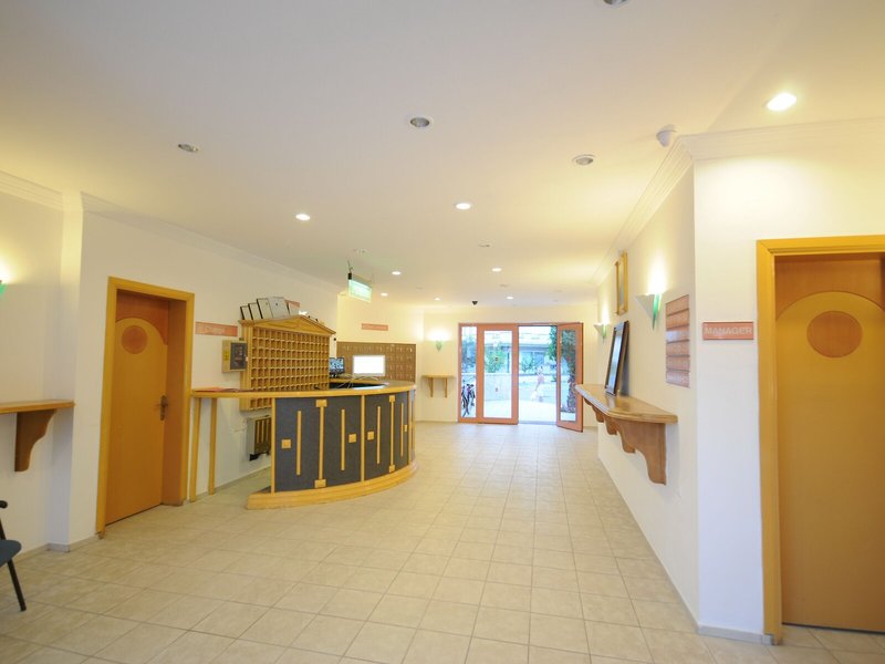 Midpoint Club & Suites 7