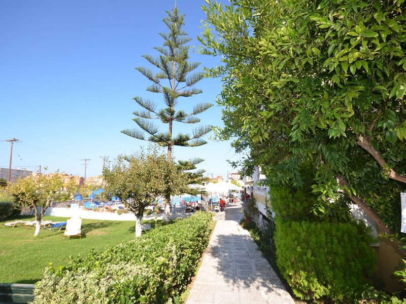 Paradise Hotel Apartments 3