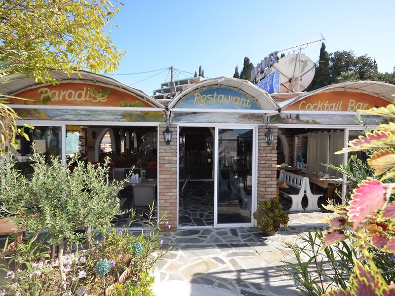 Paradise Hotel Apartments 17