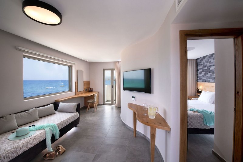Cactus Bay Hotel 10