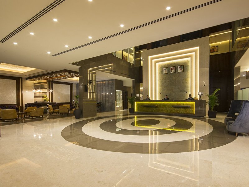 Golden Tulip Media Hotel  10