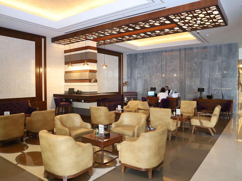 Golden Tulip Media Hotel  11