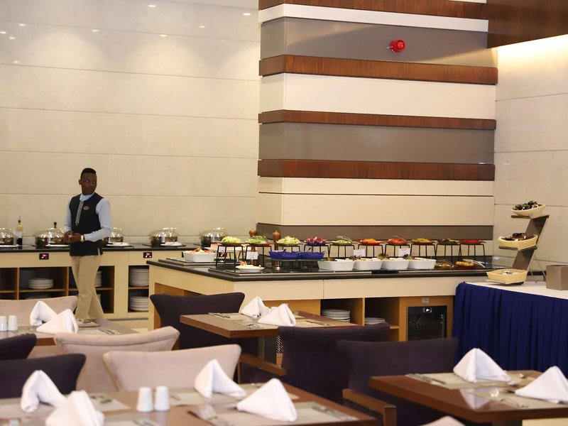 Golden Tulip Media Hotel  20