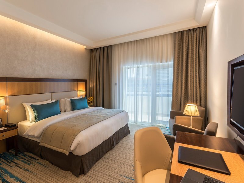 Golden Tulip Media Hotel  32