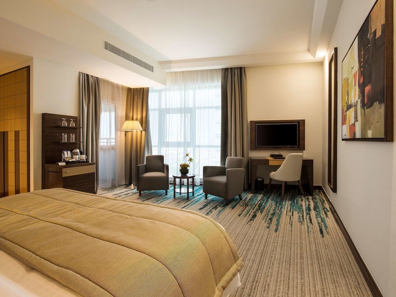 Golden Tulip Media Hotel  39