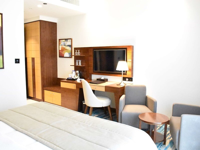 Golden Tulip Media Hotel  40