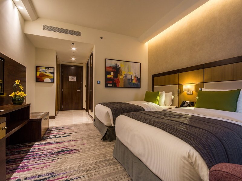 Golden Tulip Media Hotel  44