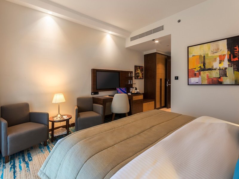 Golden Tulip Media Hotel  47