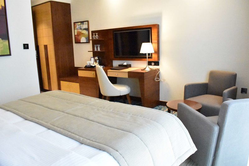 Golden Tulip Media Hotel 12