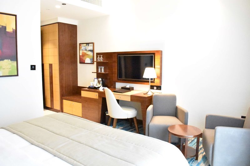 Golden Tulip Media Hotel 13