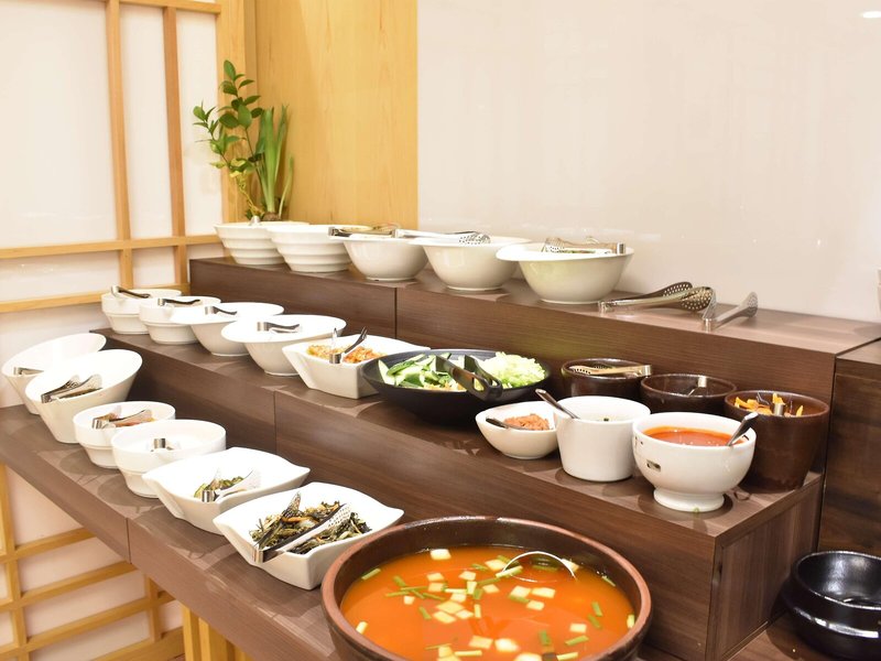 Golden Tulip Media Hotel  18
