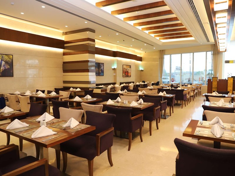 Golden Tulip Media Hotel  21