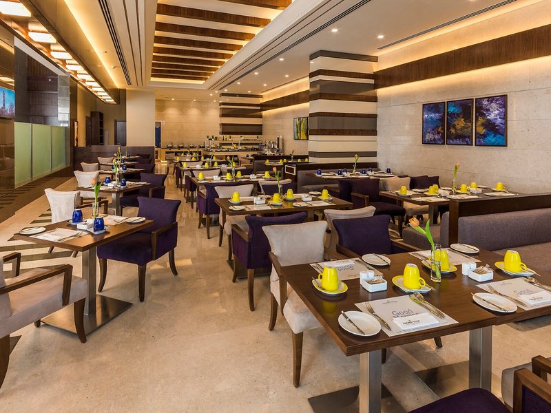 Golden Tulip Media Hotel  24