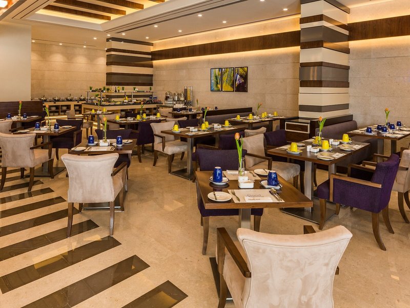 Golden Tulip Media Hotel  25