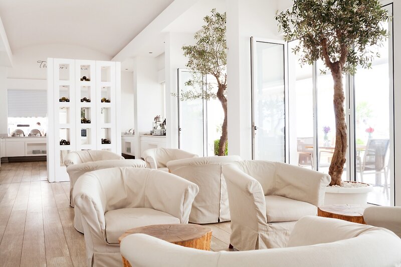 The Beachfront Hotel 4