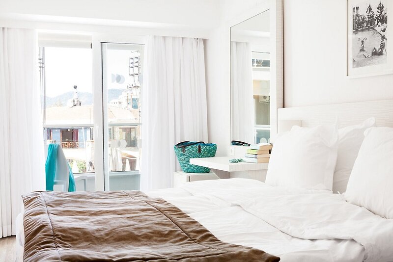 The Beachfront Hotel 14