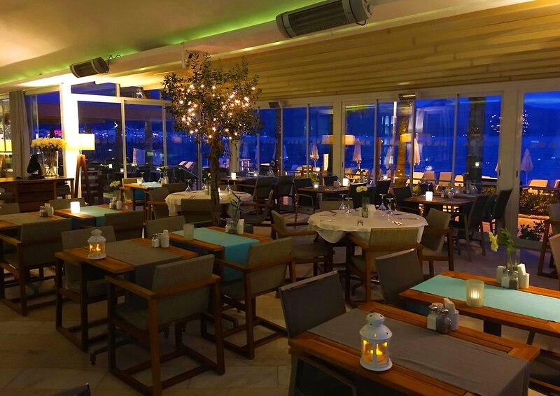 The Beachfront Hotel 9