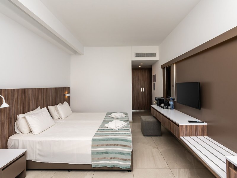 Eleana Hotel 37