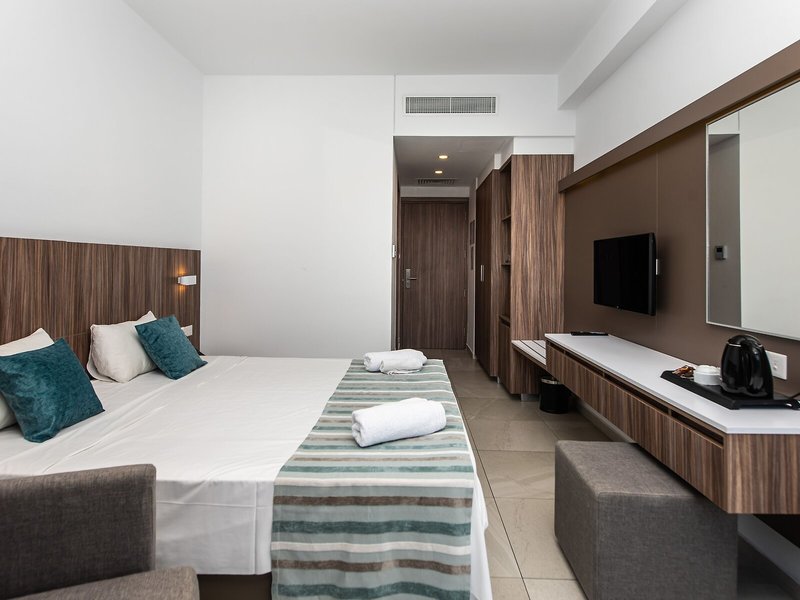 Eleana Hotel 38