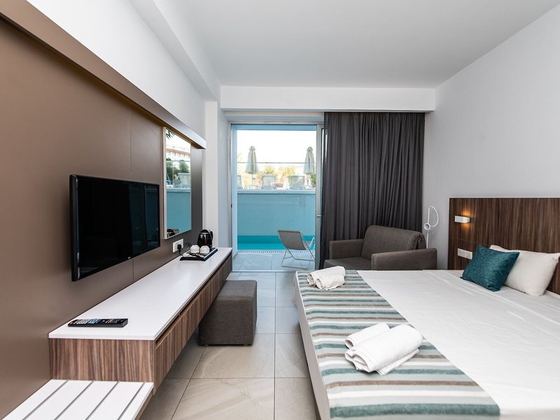 Eleana Hotel 39