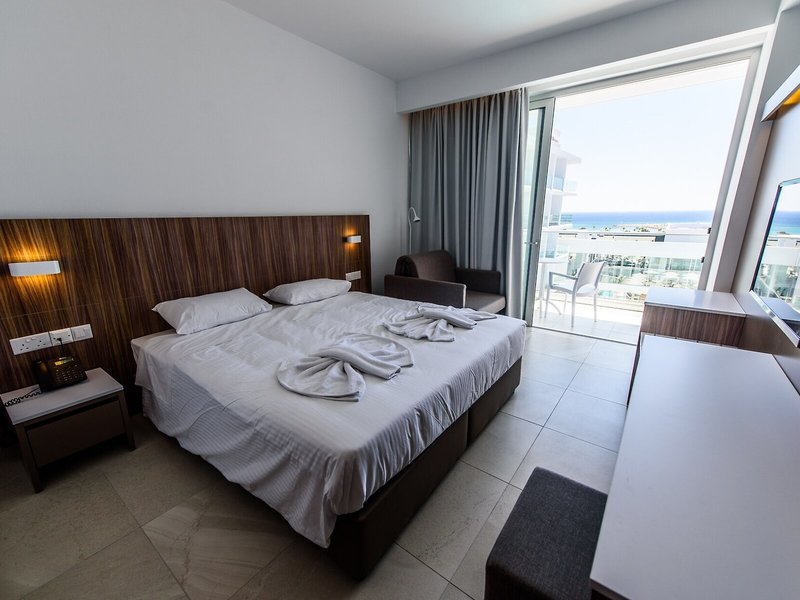 Eleana Hotel 41